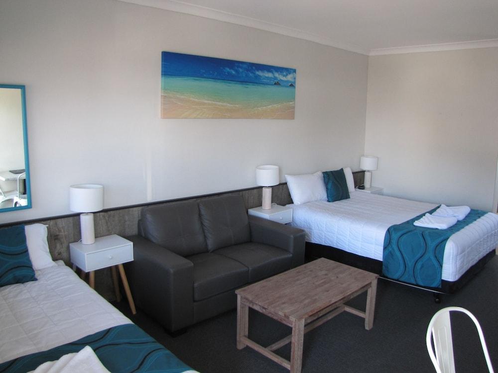 Top Of The Town Motor Inn Narooma Bagian luar foto