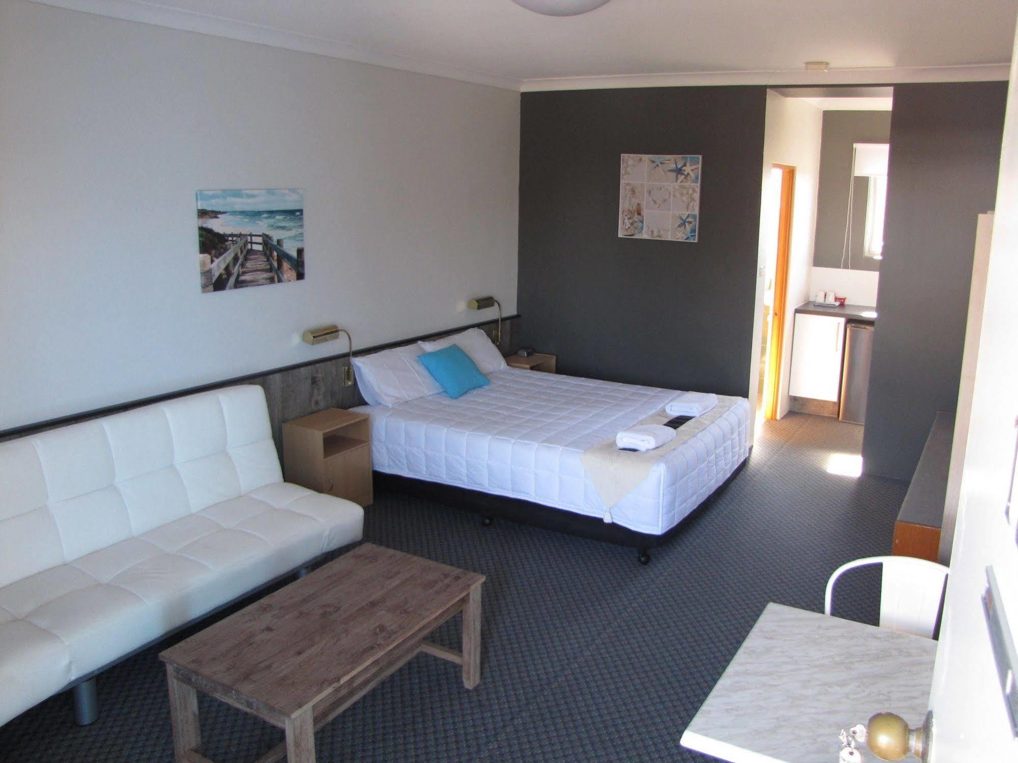 Top Of The Town Motor Inn Narooma Bagian luar foto